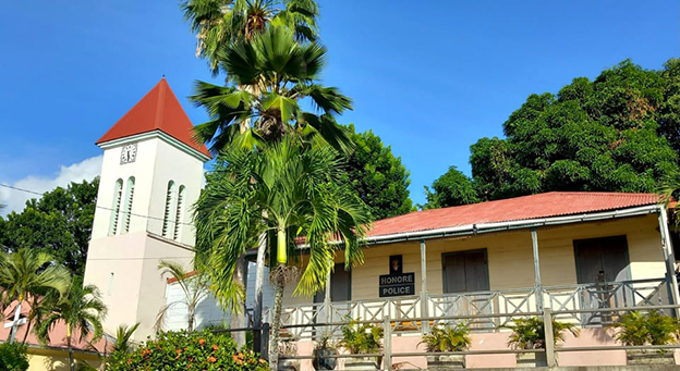 Death in Paradise Tour - photo 5