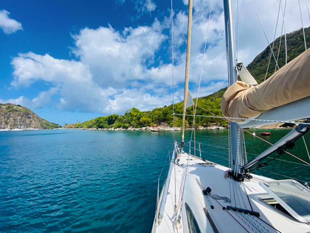 LES SAINTES : En voilier - départ Rivière-Sens - photo 2