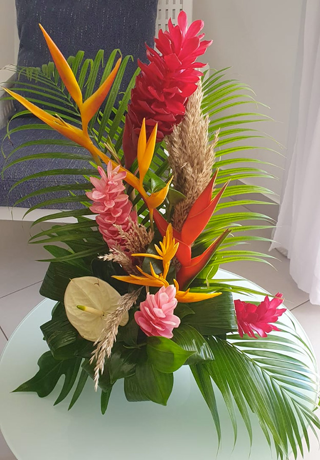 Petite composition florale tropicale - photo 1